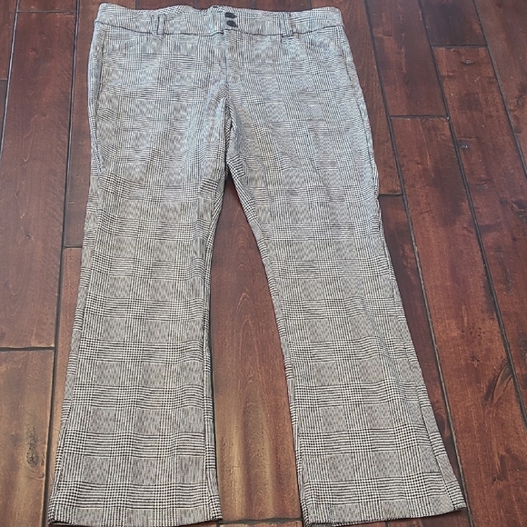 Torrid Black/White Plaid/Houdstound Patterned Pants Size 22R - Picture 2 of 7